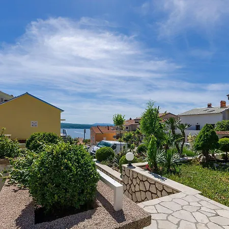 Charmantes Mit Meerblick, Privatparkplatz, Grillplatz, Wifi, Klima Apartament Crikvenica