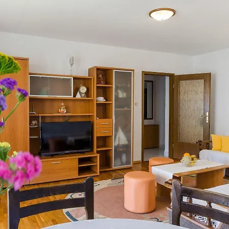 Charmantes Mit Meerblick, Privatparkplatz, Grillplatz, Wifi, Klima Apartament