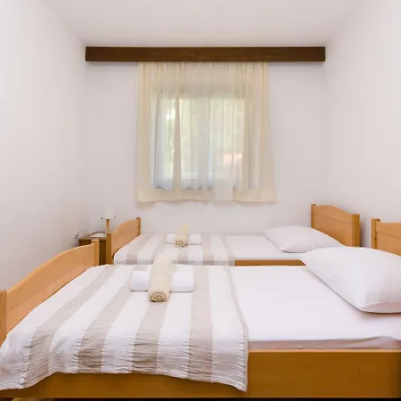 Apartment Charmantes Mit Meerblick, Privatparkplatz, Grillplatz, Wifi, Klima Crikvenica