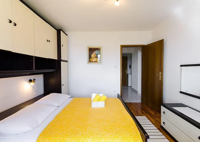 Apartament Charmantes Mit Meerblick, Privatparkplatz, Grillplatz, Wifi, Klima