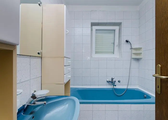 Charmantes Mit Meerblick, Privatparkplatz, Grillplatz, Wifi, Klima Apartament *