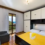 Apartman Charmantes Mit Meerblick, Privatparkplatz, Grillplatz, Wifi, Klima