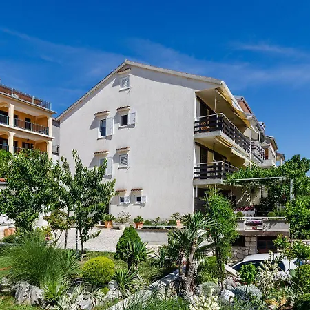 Charmantes Mit Meerblick, Privatparkplatz, Grillplatz, Wifi, Klima *