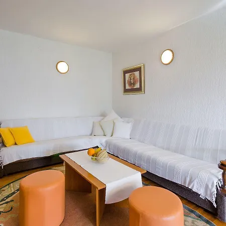 Charmantes Mit Meerblick, Privatparkplatz, Grillplatz, Wifi, Klima *