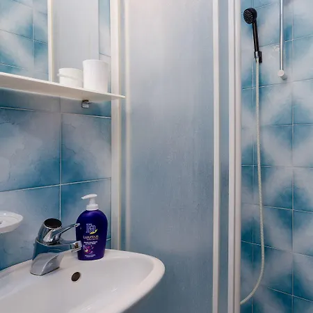 Apartment Charmantes Mit Meerblick, Privatparkplatz, Grillplatz, Wifi, Klima Crikvenica