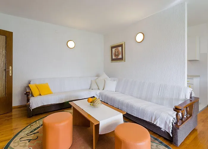 Charmantes Mit Meerblick, Privatparkplatz, Grillplatz, Wifi, Klima *