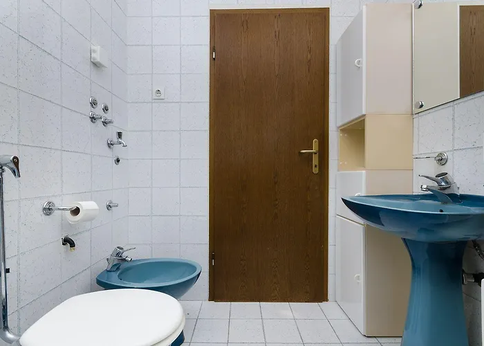 Charmantes Mit Meerblick, Privatparkplatz, Grillplatz, Wifi, Klima * Crikvenica